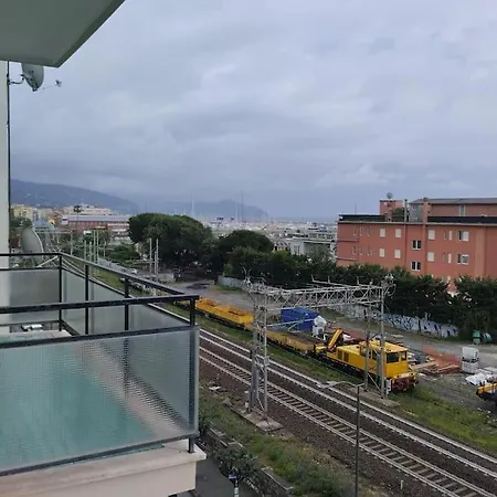 Comodo Al Mare E Stazione شقة